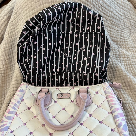 Elegant Pink and White Satchel - Picture 3 of 10
